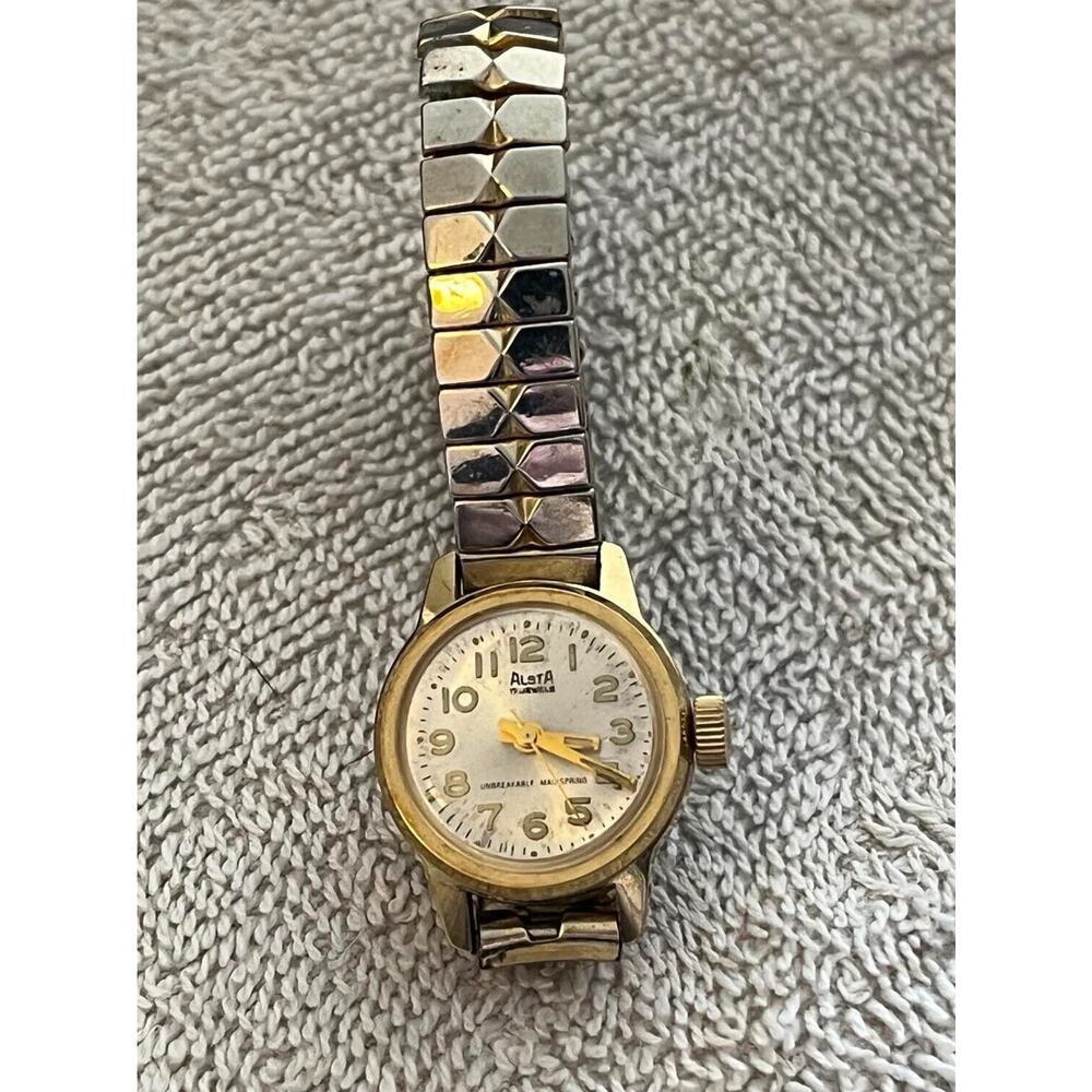 Vitnage Alsta 17 Jewel Ladies Wind up Watch Gold WORKS